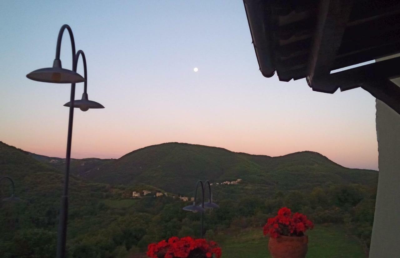 Casale Flaminia Bed and Breakfast Spoleto Buitenkant foto