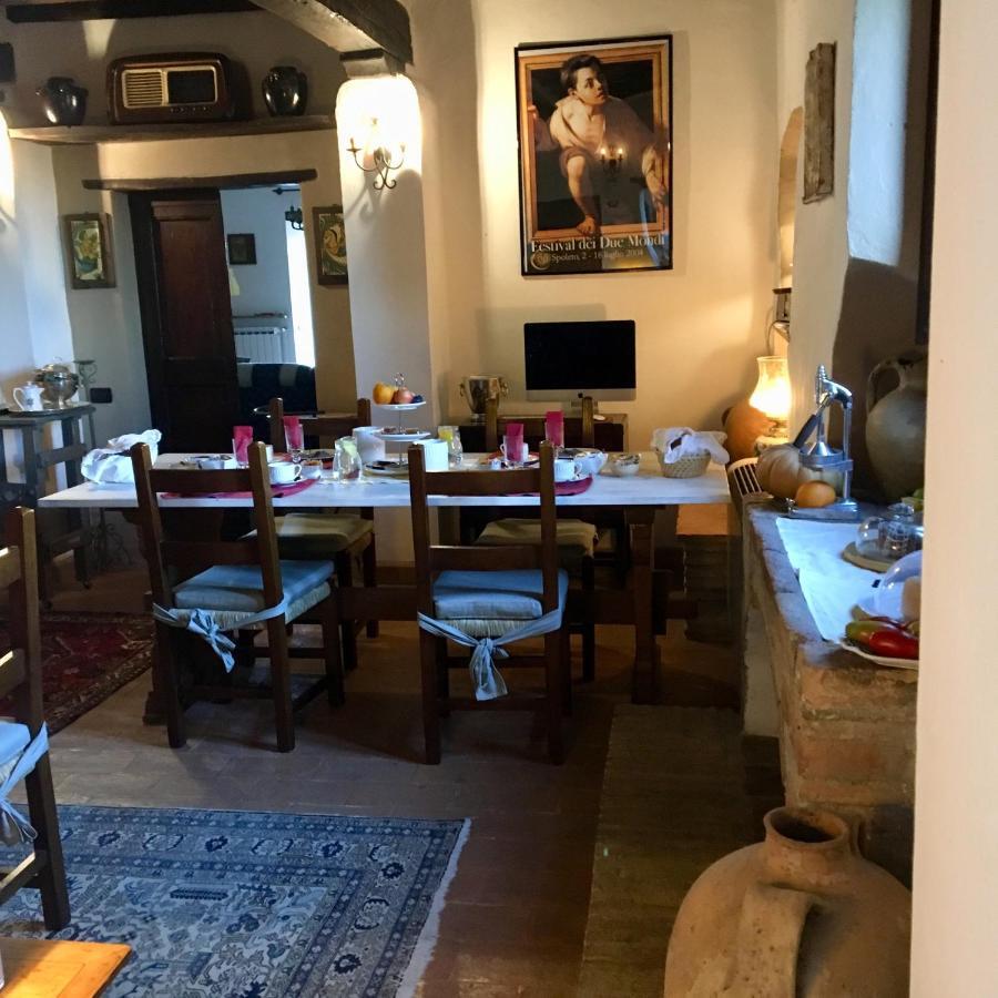Casale Flaminia Bed and Breakfast Spoleto Buitenkant foto