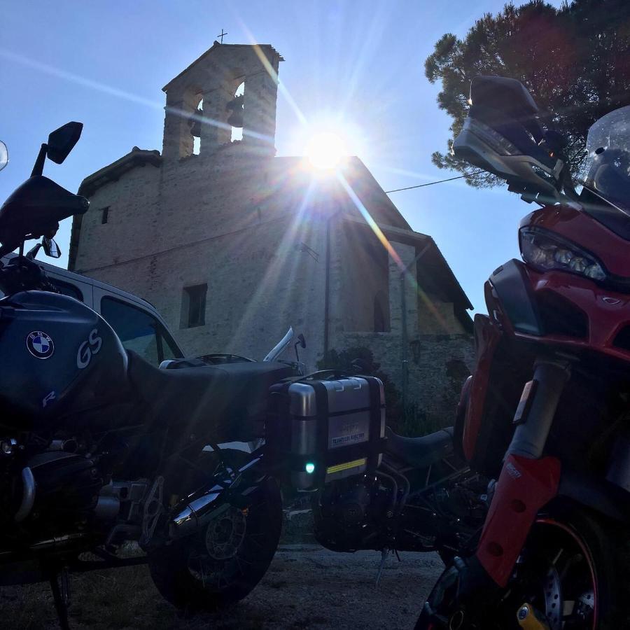 Casale Flaminia Bed and Breakfast Spoleto Buitenkant foto